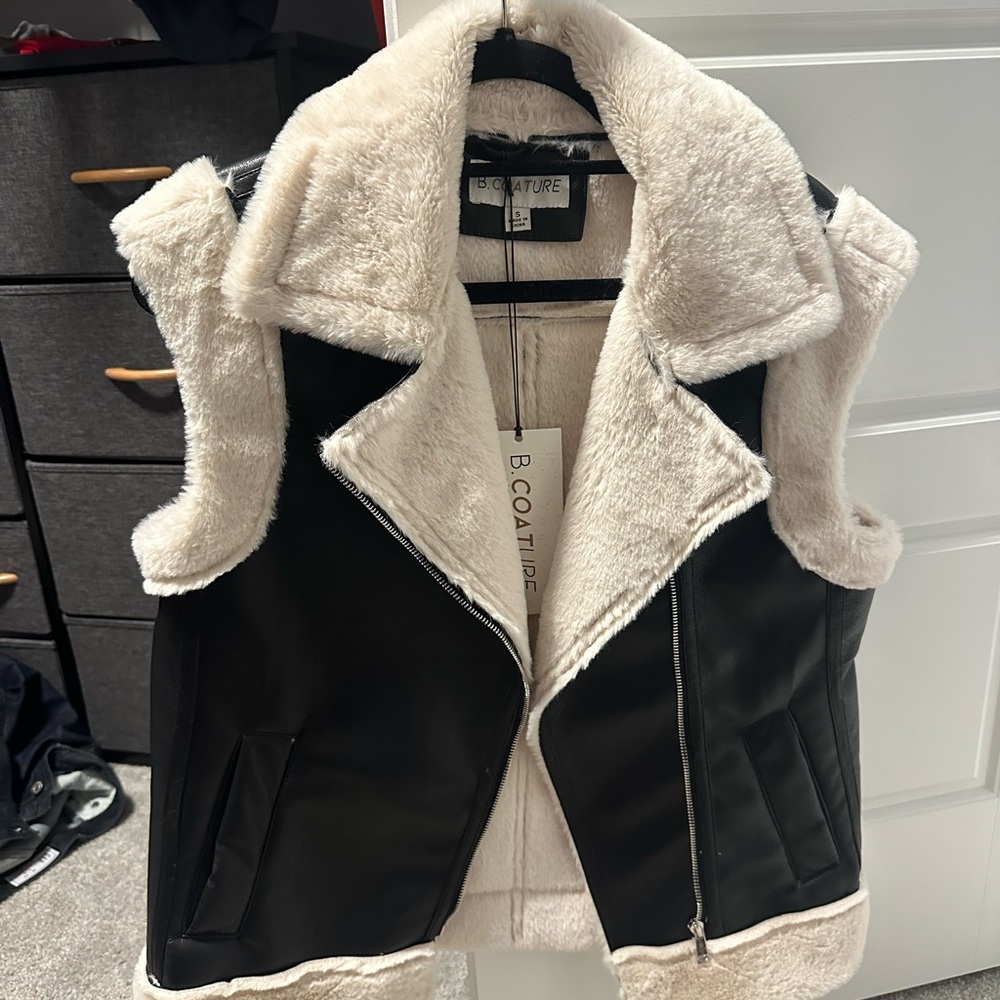 B. Coature vest